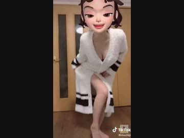 自ら見せちゃう女さん