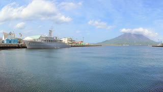 ある日の桜島（その２７１）＜掃海艦「えたじま」と桜島＞