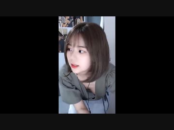 【tiktok】前かがみでチラ見せ…