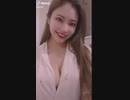 【TikTok】チラ見えしてる揺れるおっ〇いがえっちな女の子
