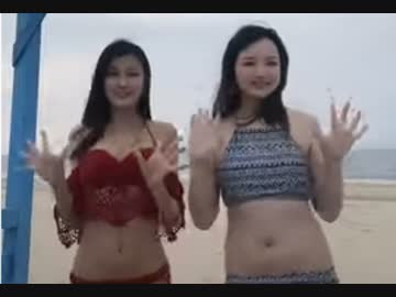 【TikTok】左の子スタイル抜群【水着美女】
