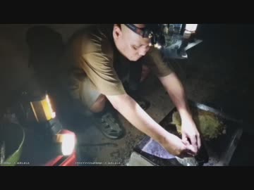 鉄板で広島風お好み焼きを焼いて食べるおったん