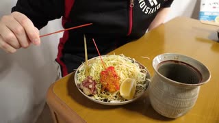 【居酒屋】串揚げ機で好きな魚介を揚げたてで頂く_特別な銀色で