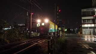 富山地方鉄道不二越線稲荷町駅到着