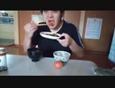 彼女が過去にすごい話があるので聞きながらご飯を一緒に食事する