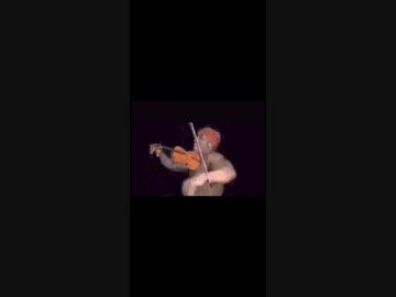 バイオリンを弾くロナウ自慰ニョ