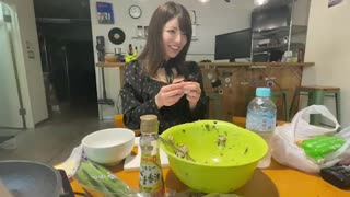 【会員募集中】上原亜衣が生着替えで餃子作るぞ