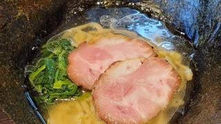 真夜中のラーメンテロ＆ロックンロール『おいしい地鶏の中華そば(塩)＋海苔』らー麺屋バリバリジョニー