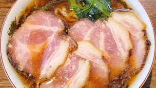 真夜中のラーメンテロ＆ロックンロール『おいしい地鶏の中華そば(醤油)＋焼豚』らー麺屋バリバリジョニー