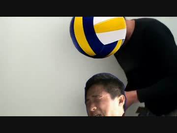 バレーボールとおじさんが入れ替わってしまい恐怖を感じざるを得ない少年