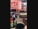 ホモと見る回転寿司でつまみ食いするババア