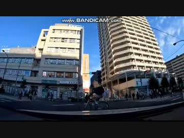 信号無視の自転車