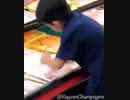 ホモと見る食品売り場でオラオララッシュするクソガキ