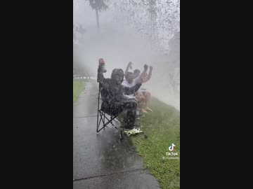 ホモと見るスプラッシュマウンテンごっこ