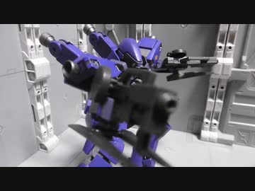ガンプラ２体を作ってゐた