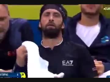 グルジアのトップテニスプレーヤーが胸痛と呼吸困難のため試合から撤退