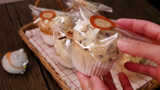 簡単！かわいい❤チョコチップメロンパンマフィンの作り方【レシピ】【パン作り】【手ごね】【チョコレート】