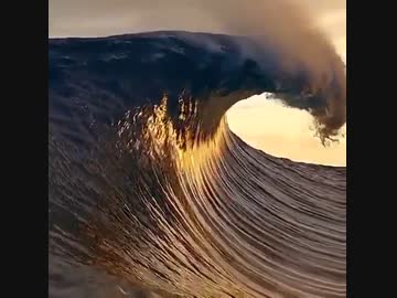 ホモと見る　雲に波が触れる瞬間