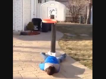 ホモと見る　忖度するバスケットゴール