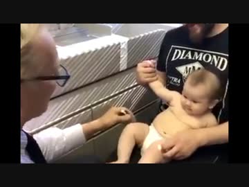 ホモと見る 赤ちゃんと注射針と優しいお医者さん