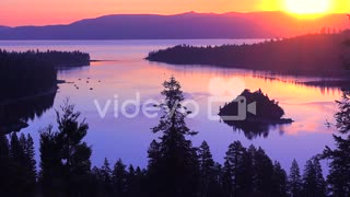 A beautiful sunrise establishing shot of Emerald Bay at Lake Tahoe 3　石川崇弘