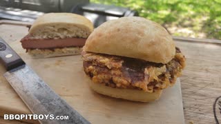 スモークド クリスピー フライド ボローニャ バーガー