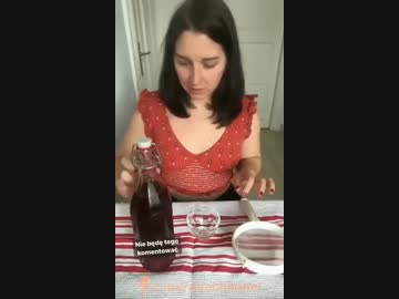 ホモと見る　ワインを開けるだけで映画のワンシーンになる女さん