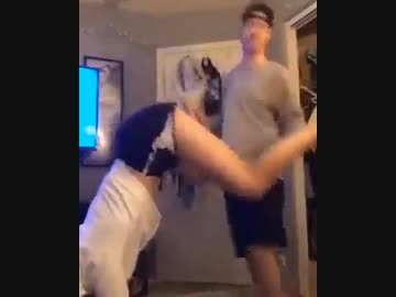 ホモと見る　すごい屁をする女さんｗ