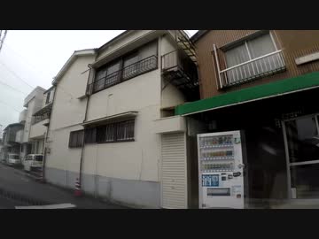 ちょこっと狭い道を通る