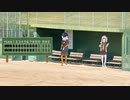 サインを出す紲星あかり監督と通訳する春日部つむぎマネ