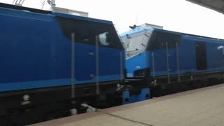 【インド】WAG12形電気機関車(9000kw)の重連(無動回送)