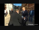 ホモと見る男からのキスを拒絶するロシアのプーチン大統領