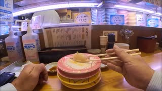 POV/東京都北区王子開店から行列回転寿司で４皿￥880/アオリイカ/上まぐろ/炙りうなぎ/カンパチ/回転寿司飛鳥