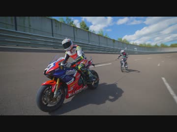 ホモと見る時速272キロで走る自転車