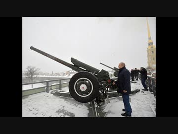 製鉄所に立てこもるウクライナ軍にシャンパンファイトするロシア軍