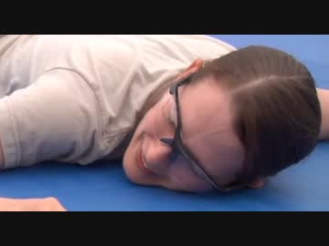 ホモと見る　軍人のティーザー銃トレーニング