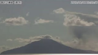 諏訪之瀬島で2000mの爆発的噴火