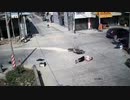 動画）バイク事故で倒れた人に対する中国人の反応【映像】