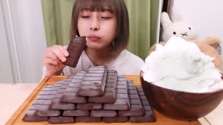 【大食い】[咀嚼音] 板チョコアイスと大量の生クリーム□□□