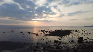 海外の、とある国の海岸線で、ドローンを飛ばしてみた【裏側、定点観測】