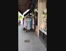 Jul. 2017  フランス　パリメトロのポルト・ドゥ・サン＝トゥーアンPorte de Saint-Ouen駅を降り、通りを歩く。路上喫煙、横断歩道でも止まらない車、ゴミ、落書き等に注目