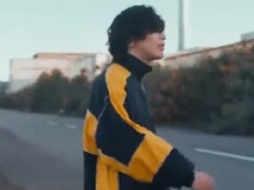 車道で叫ぶ米津玄師を叫びながら撥ねる宮本浩次を自らの領域に引きずり込む米津玄師のせいで衝突事故