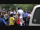 2008/07/28　子供達にサインするネルソン
