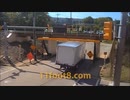 トラックをオープンカーにする橋