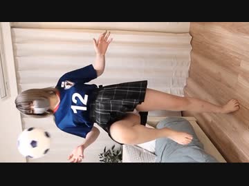 【ワールドカップ tiktok】ミニスカでリフティングしてみたら【パンツが見えそう】になり恥ずかしがる巨乳美女
