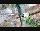 塹壕を掘るタクヤさん