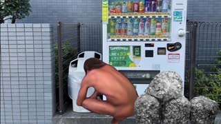 日銭を稼ぐために空き缶を集める拓也さん