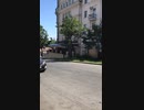 Jul.2018 Vladivostok  Russia  ロシア　ウラジオストク街歩き　その3海軍祭の後に展示で使われた古い戦車が牽引されていた