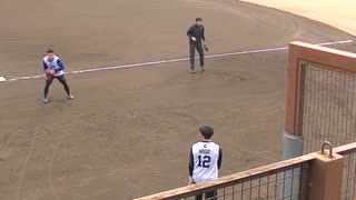 【ジャイアンツ新人合同自主トレ】萩尾匡也 投げる人（浅野翔吾）にワンバンで返すトスバッティング2023年1月27日