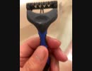 ヒゲ剃り、頭剃りは、Schickの3枚刃を使ったます